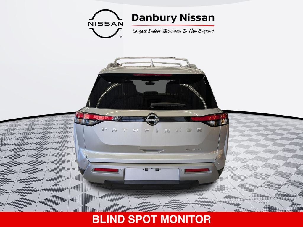 2025 Nissan Pathfinder SL
