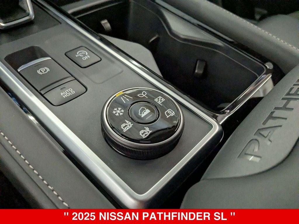 2025 Nissan Pathfinder SL
