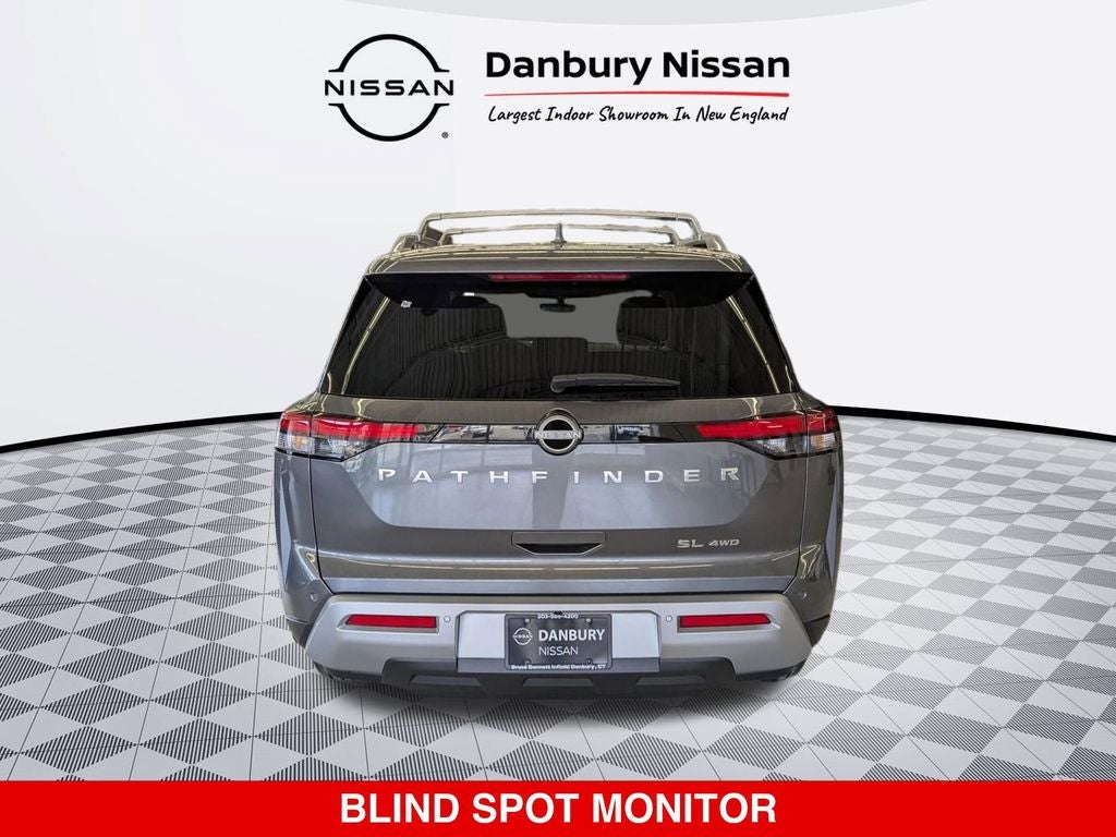 2025 Nissan Pathfinder SL