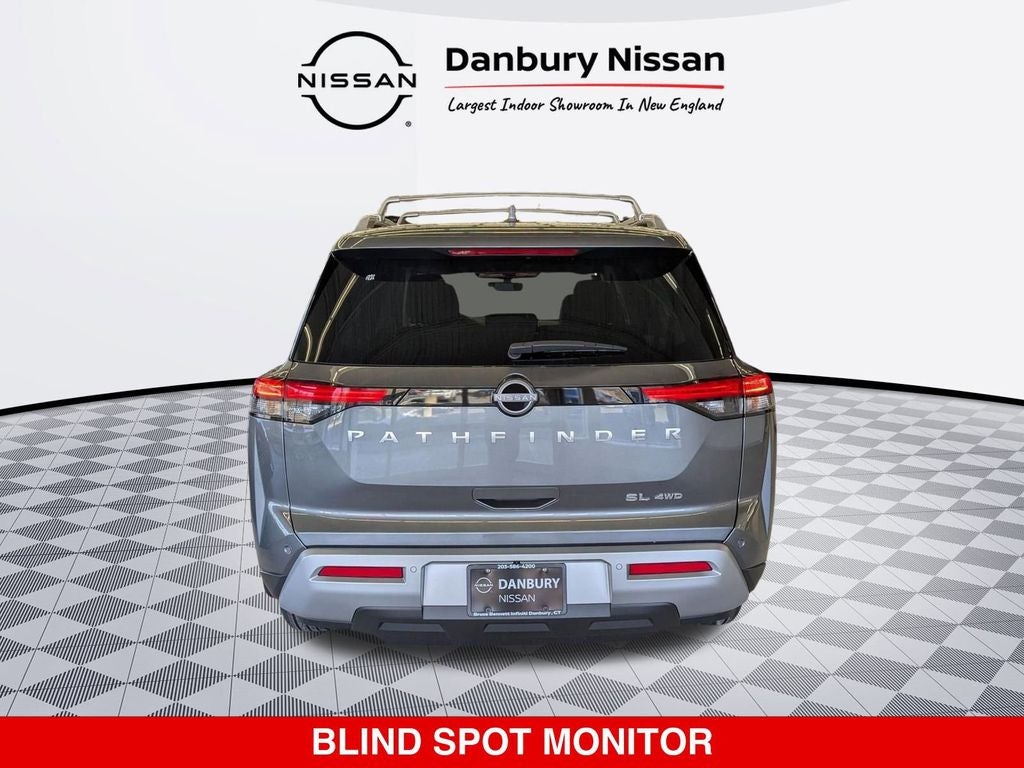2025 Nissan Pathfinder SL