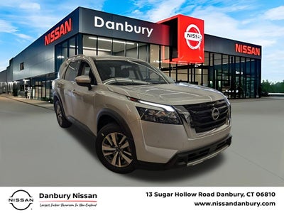 2025 Nissan Pathfinder SL