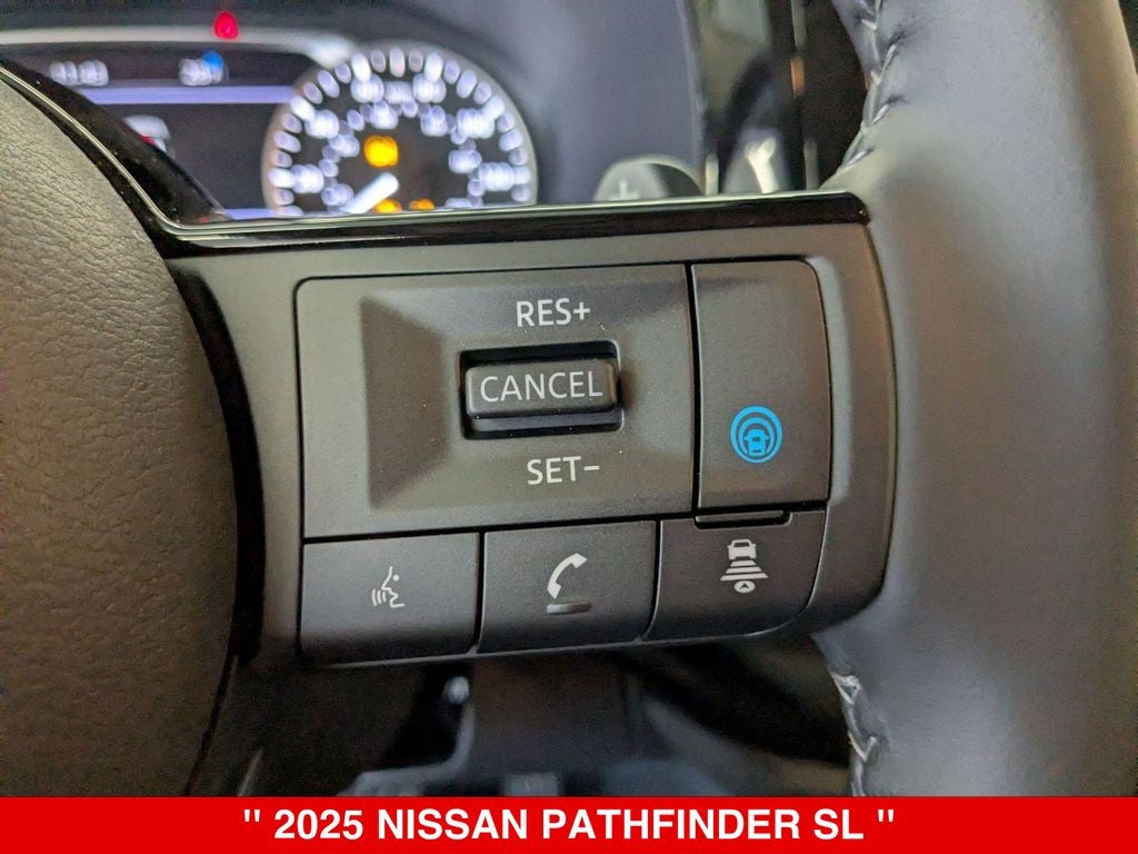 2025 Nissan Pathfinder SL
