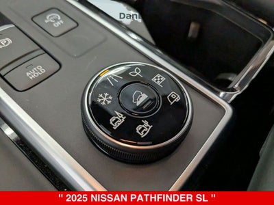 2025 Nissan Pathfinder SL