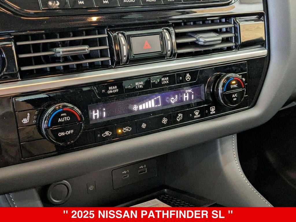 2025 Nissan Pathfinder SL