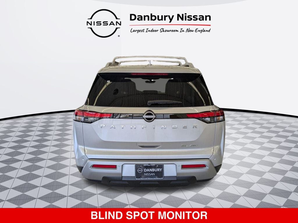 2025 Nissan Pathfinder SL
