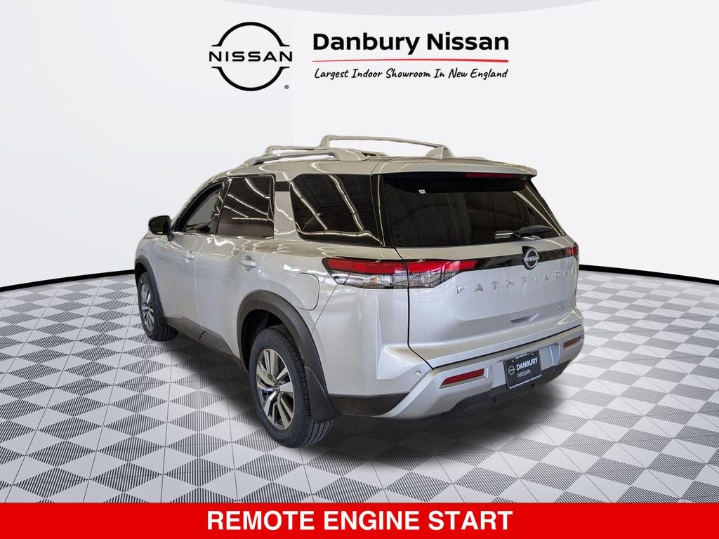 2025 Nissan Pathfinder SL