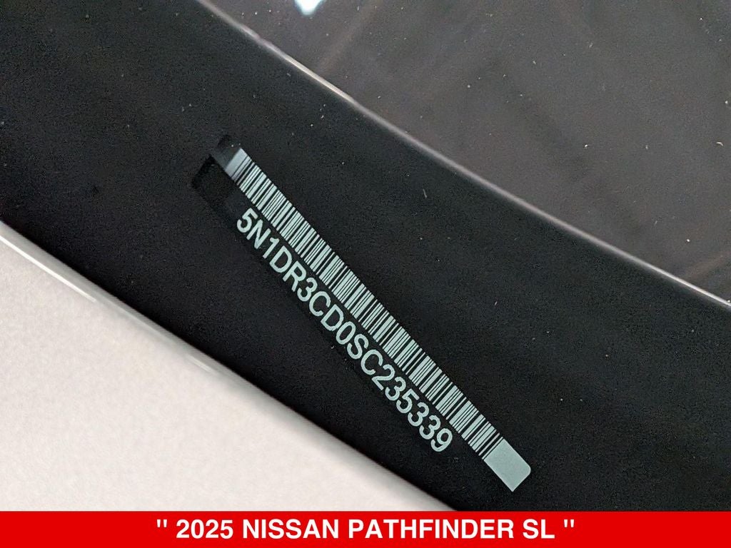 2025 Nissan Pathfinder SL