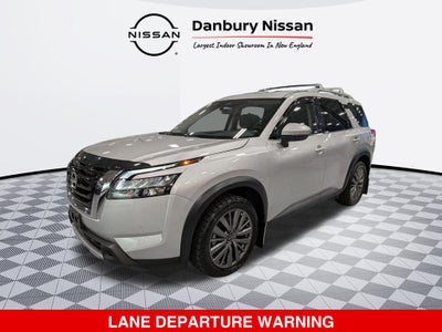 2025 Nissan Pathfinder SL