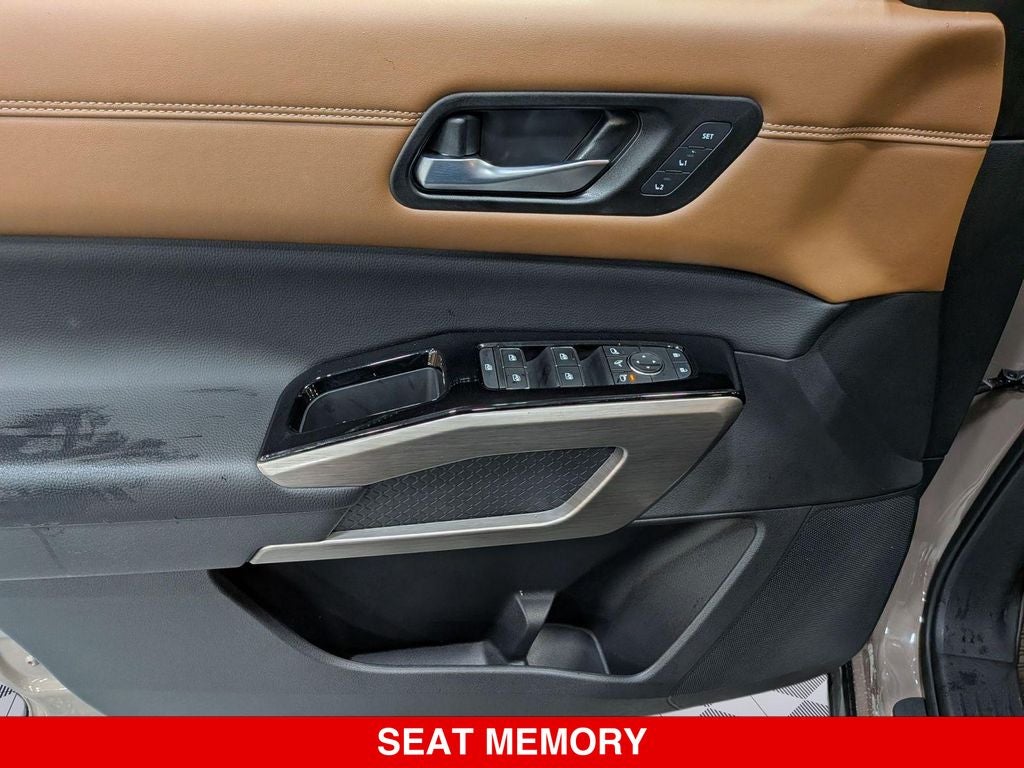 2023 Nissan Pathfinder Platinum
