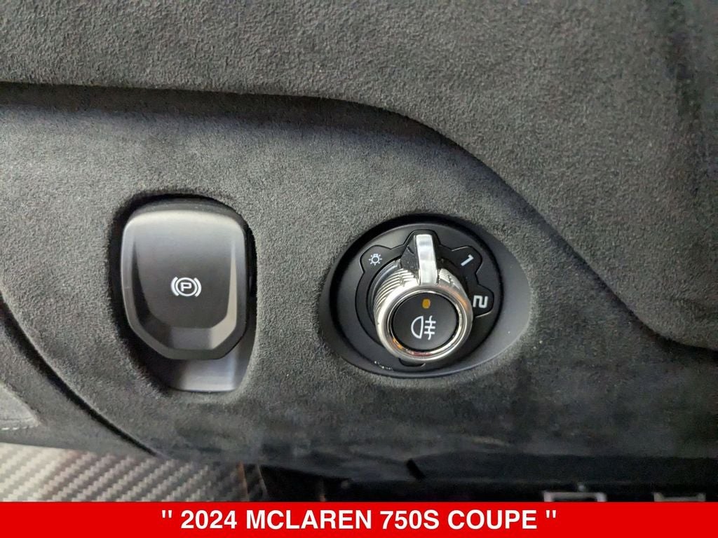 2024 McLaren 750S Coupe