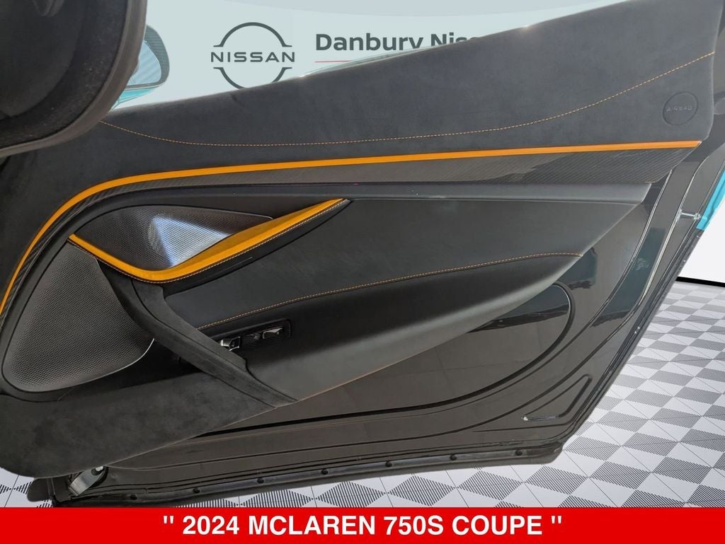 2024 McLaren 750S Coupe