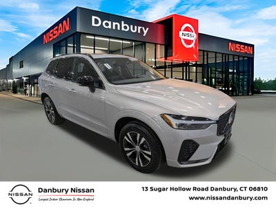 2024 Volvo XC60 B5 Core Dark Theme