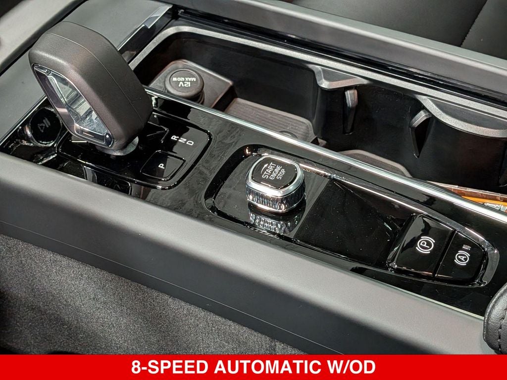 2024 Volvo XC60 B5 Core Dark Theme