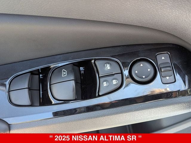 2025 Nissan Altima SR